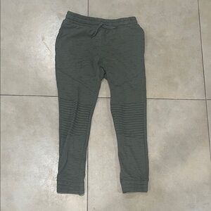 Girls track pants joggers, Moss geeen, size 7/8, great condition